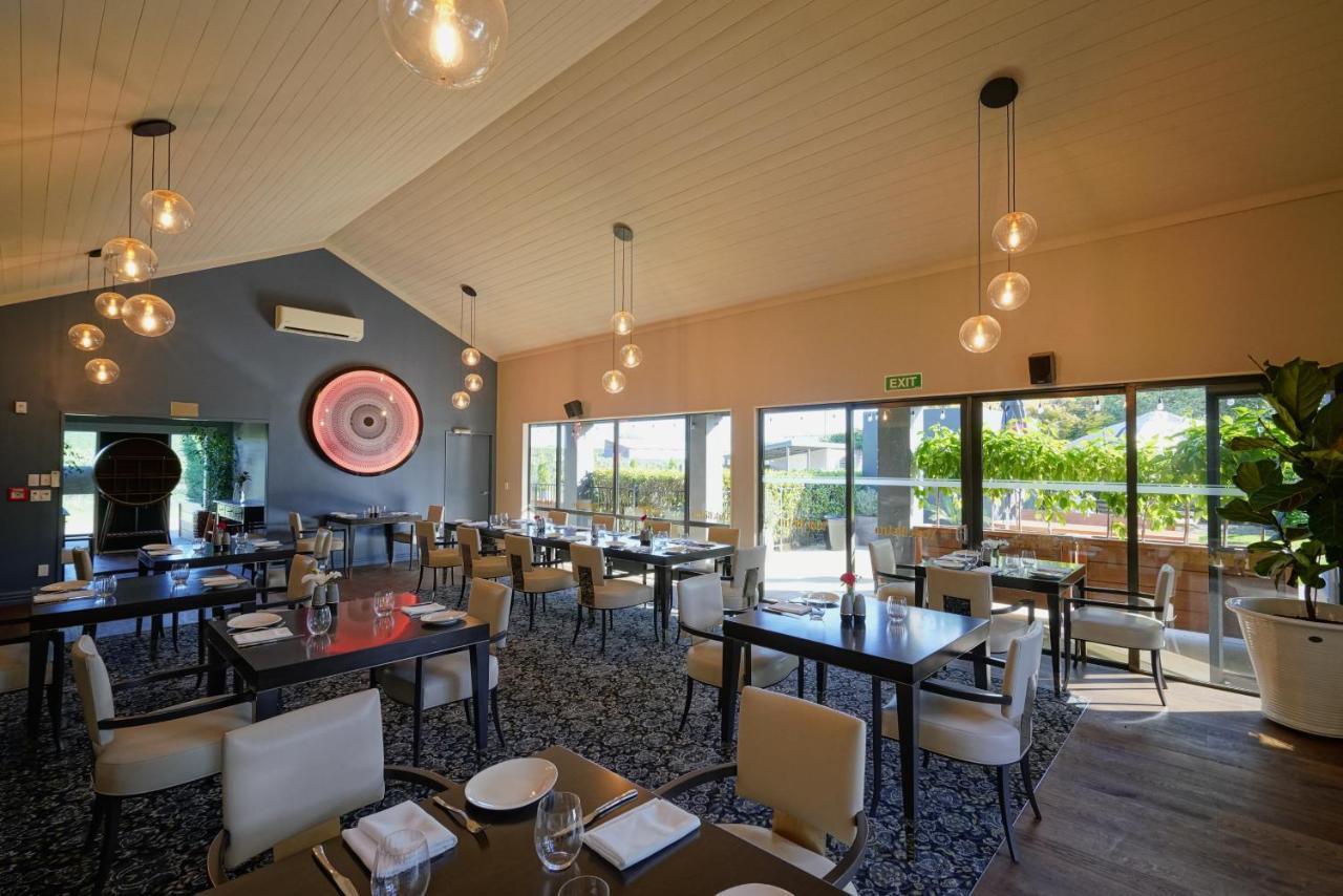 Parehua Resort Martinborough Extérieur photo The restaurant at the 1908