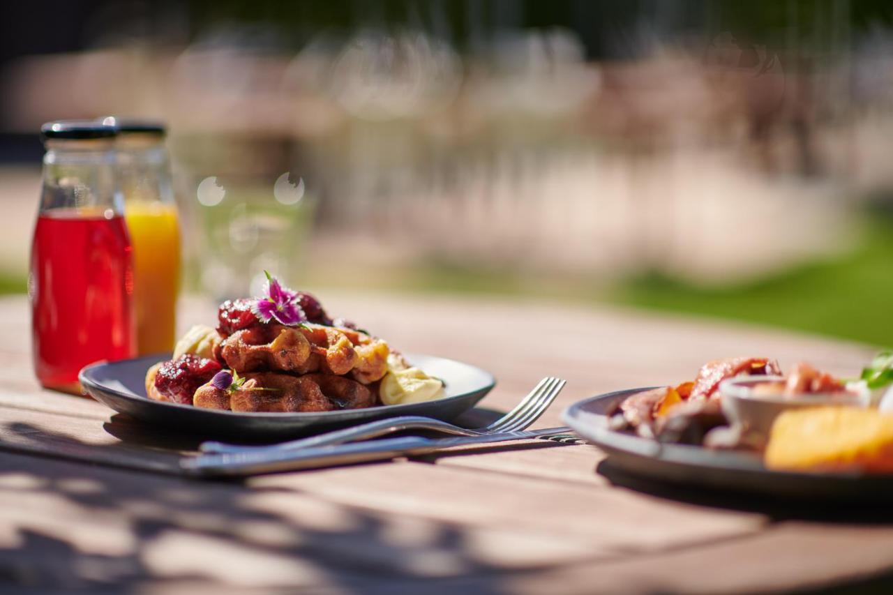 Parehua Resort Martinborough Extérieur photo A typical meal at the restaurant