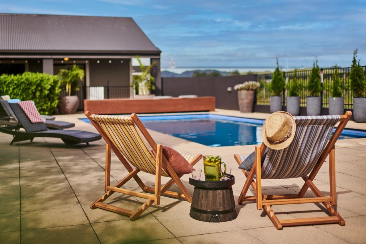 Parehua Resort Martinborough Extérieur photo Rooftop pool at the Hotel