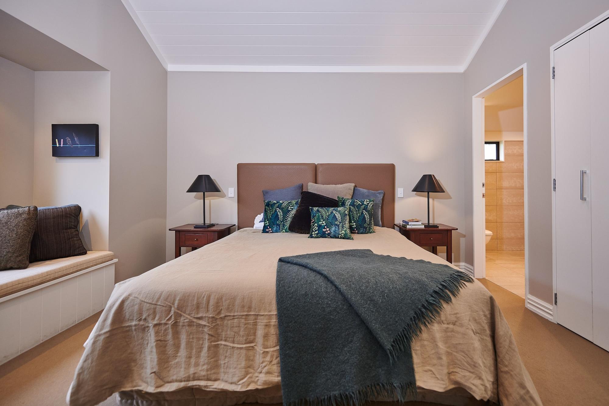 Parehua Resort Martinborough Extérieur photo A bedroom