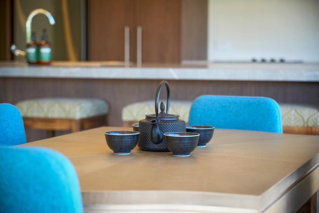 Parehua Resort Martinborough Extérieur photo A tea set