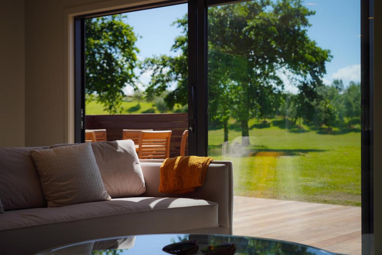 Parehua Resort Martinborough Extérieur photo Interior of a house