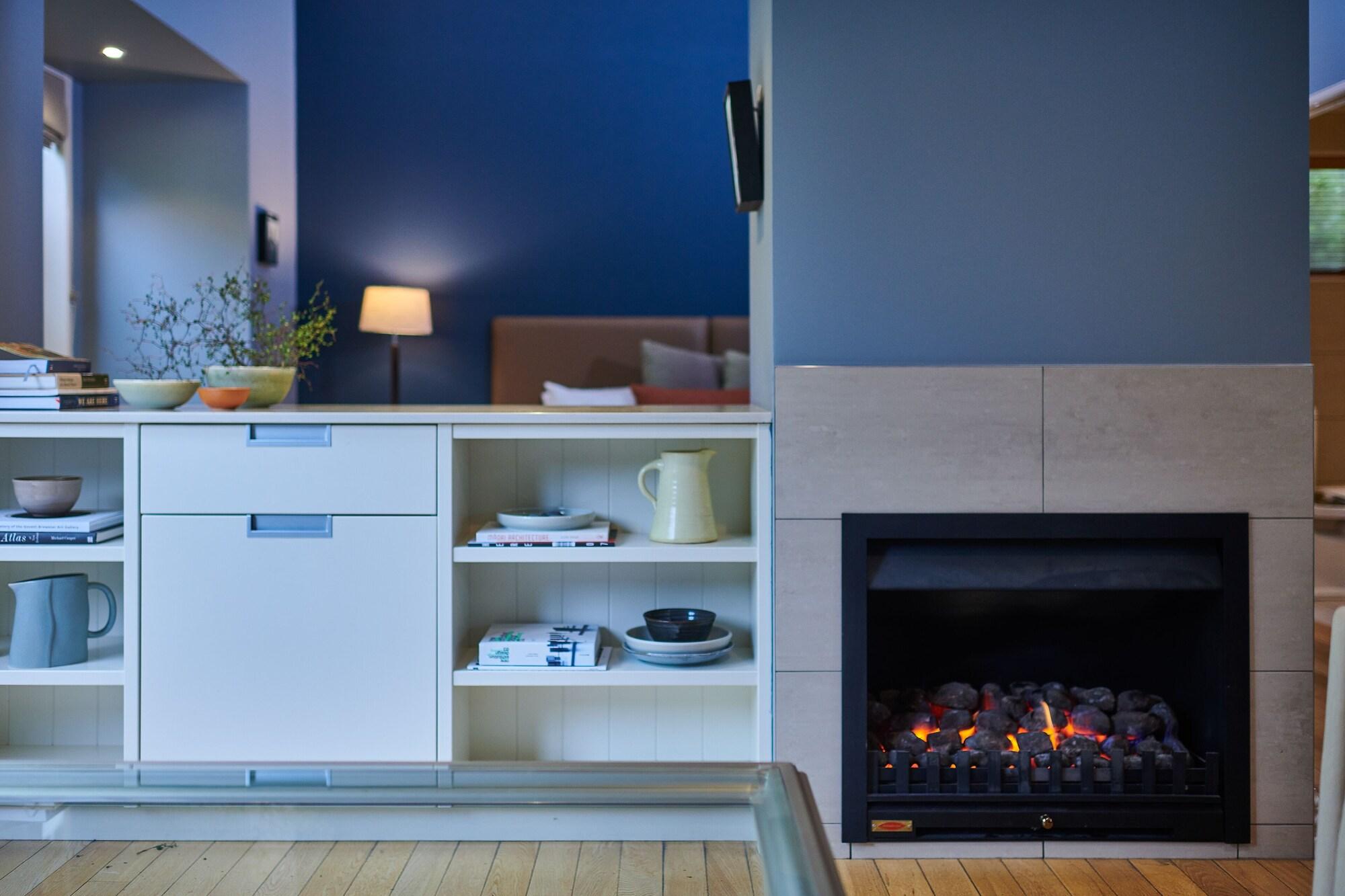 Parehua Resort Martinborough Extérieur photo A gas fireplace
